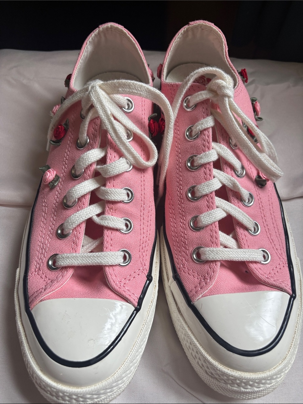 Like NEW Pink Low-Top Canvas Converse All-Star Sneakers with Rose Embellishments - Picture 5 of 10